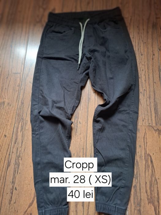 Vând pantaloni Cropp