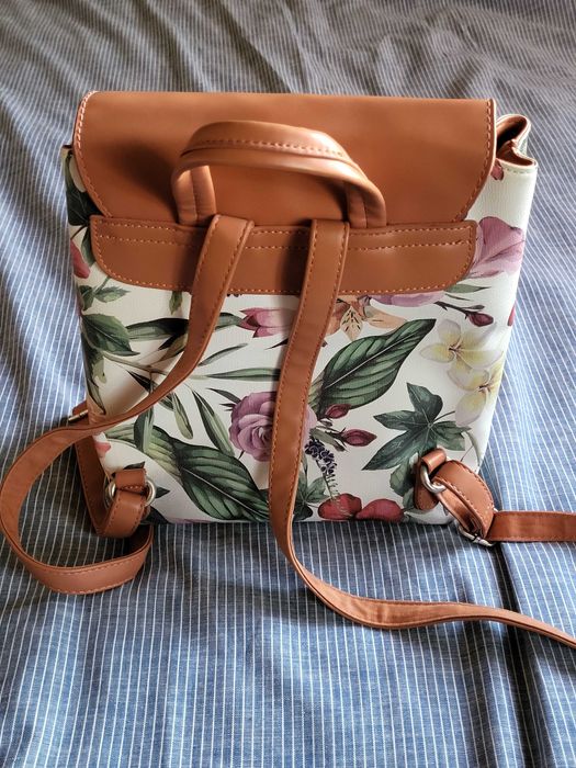 Дамска раничка, чанта