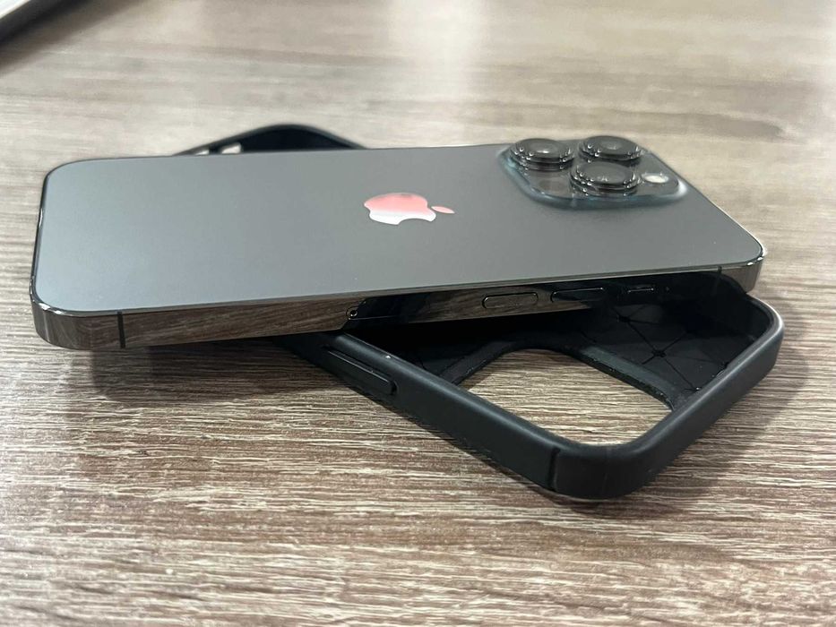 iPhone 13 pro 99% battery