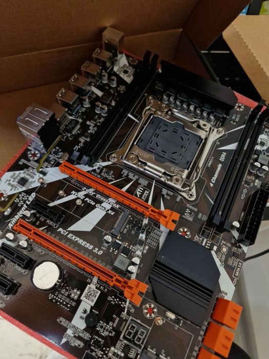 Мощный комплект для игр и мантажа xeon 2690v4 14/28 поток/DDR4 16g/X99