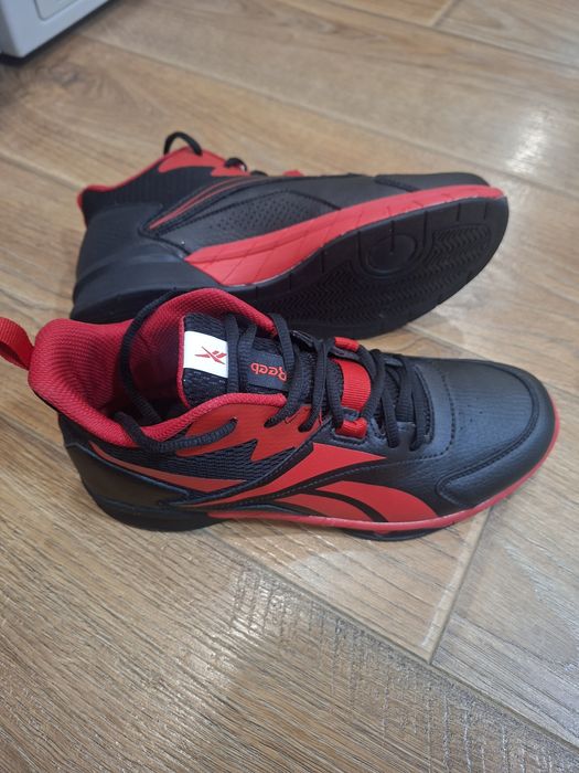 Дамски сникърси Reebok
Сникърси MORE BUCKETS