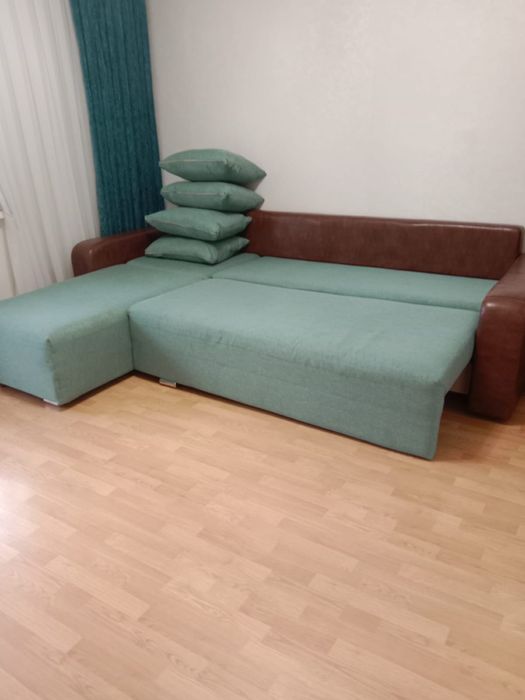 Продается диван в хорошем состоянии