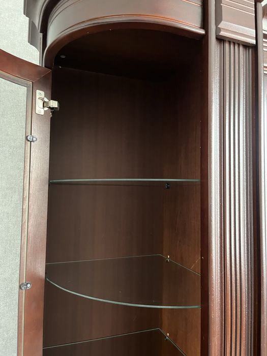 продам серван с тумбой под тв