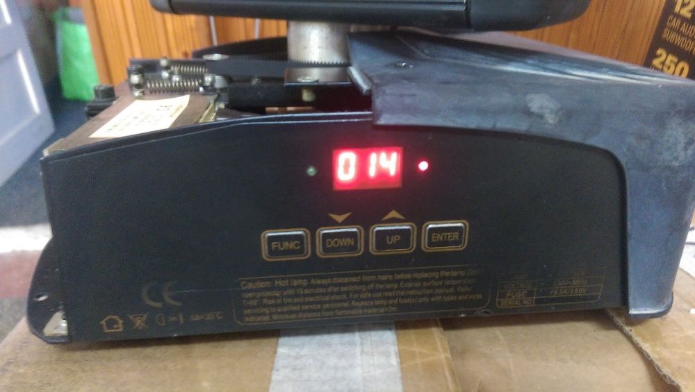 3 Roboti Moving Head Pilot 150 club/discoteca/pub