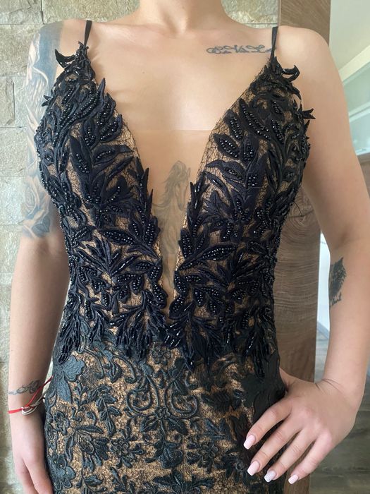 Продавам рокля XS-S