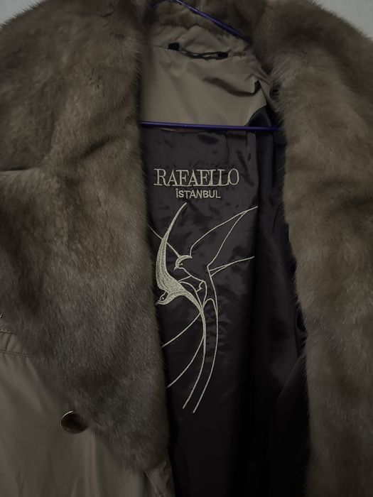 Продам оригинальную куртку Raffaello