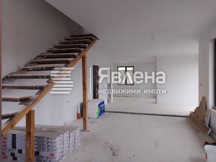 Продава се Къща в Благоевград, Еленово 2 - 182 кв.м за 1374 €/кв.м - Снимка #1