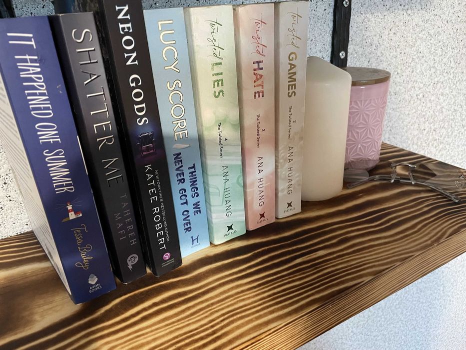 Дървени Рафтове от масивно дърво. Рафтове за стена, кухня, книги