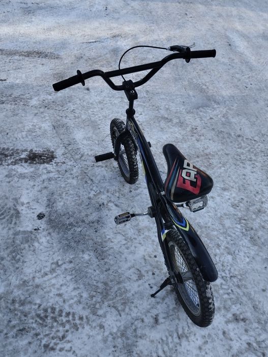 Продаю детский велосипед .