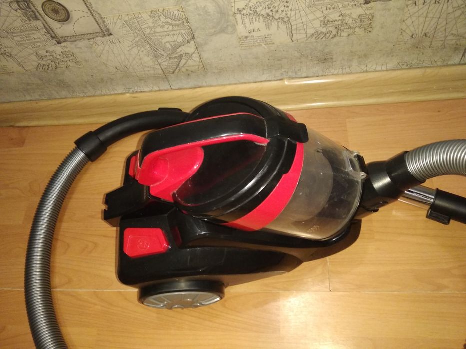 Пылесос Elenberg 1600W