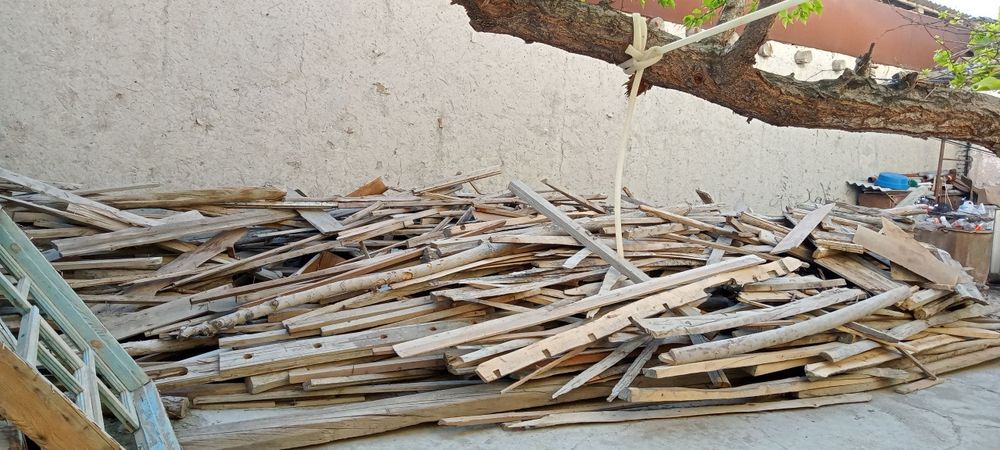 Чёрный потолок б/у