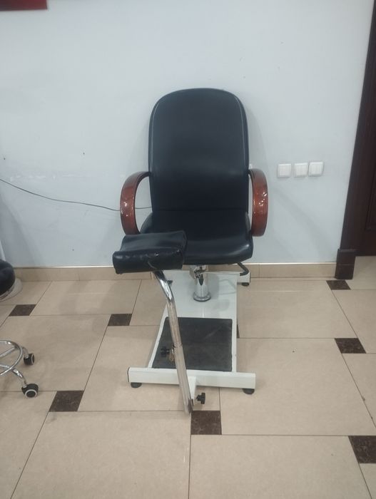 Salon mebil barcha mebillar mavjud holati yaxshi..