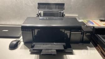 Epson L805 Juda tezkor 6 rangli printer. Zaprafka tola ishlab turibdi