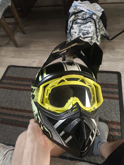 Продам эндуро шлем