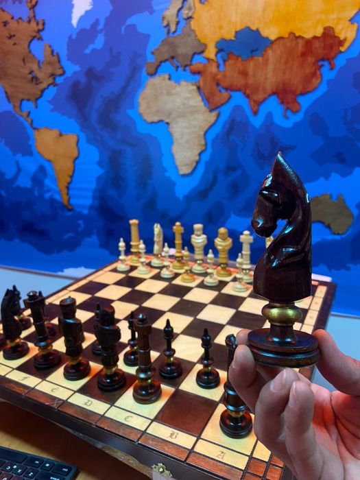 Продам большие  шахматы