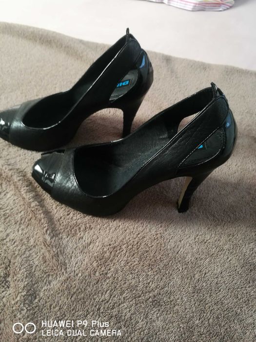 Дамски обувки с ток, черни