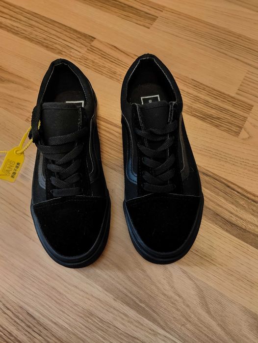 Adidasi Vans nr 37 noi