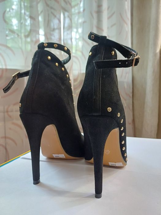 Продам новые туфли размер 36