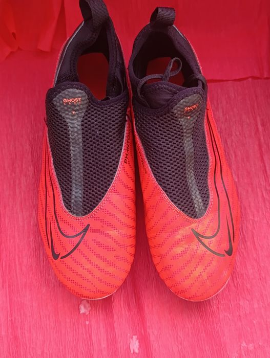 Бутонки Adidas Predator/36 и Nike Phantom/38