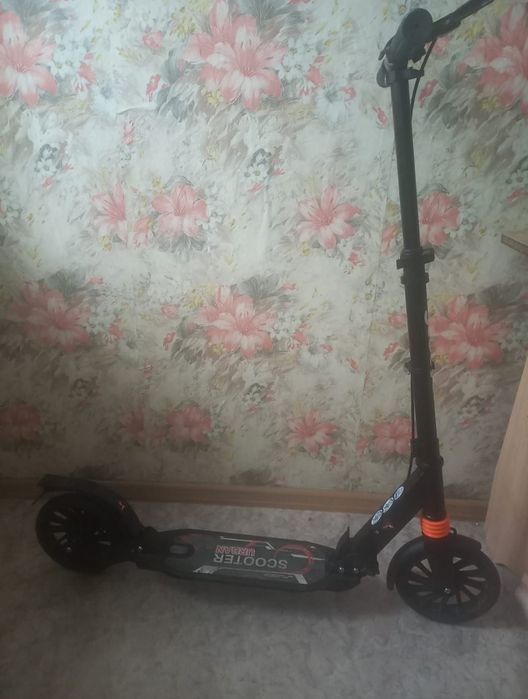 Продам Самокат Urban Scooter 200