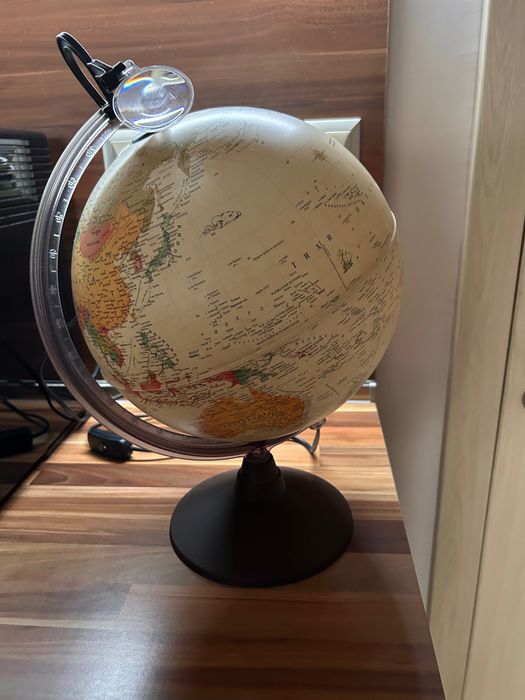 Светещ глобус-нов