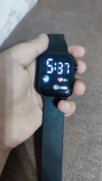 Продам часы айрподсы