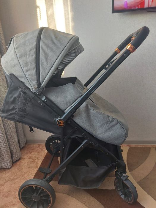 Коляска в отличном состоянии