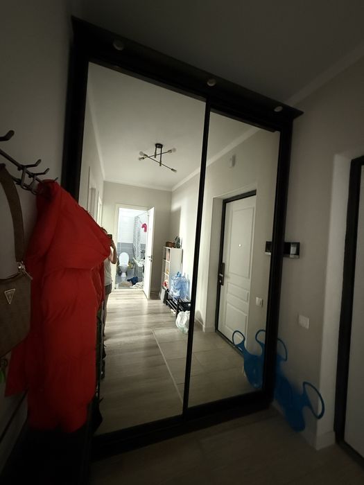 Шкаф купе, подходит и в спальню и в коридор