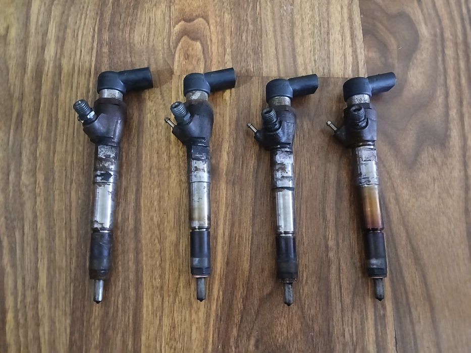 Vând injectoare duster 1.5 dci k9k