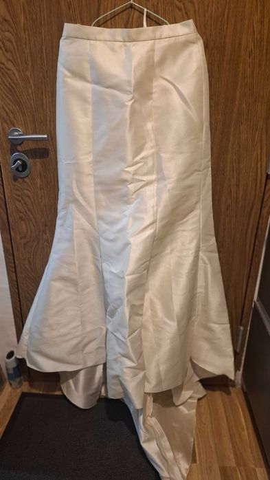 Rochie de mireasa, culoarea ivory