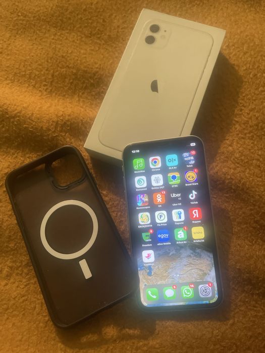 Продам айфон 11 64гб