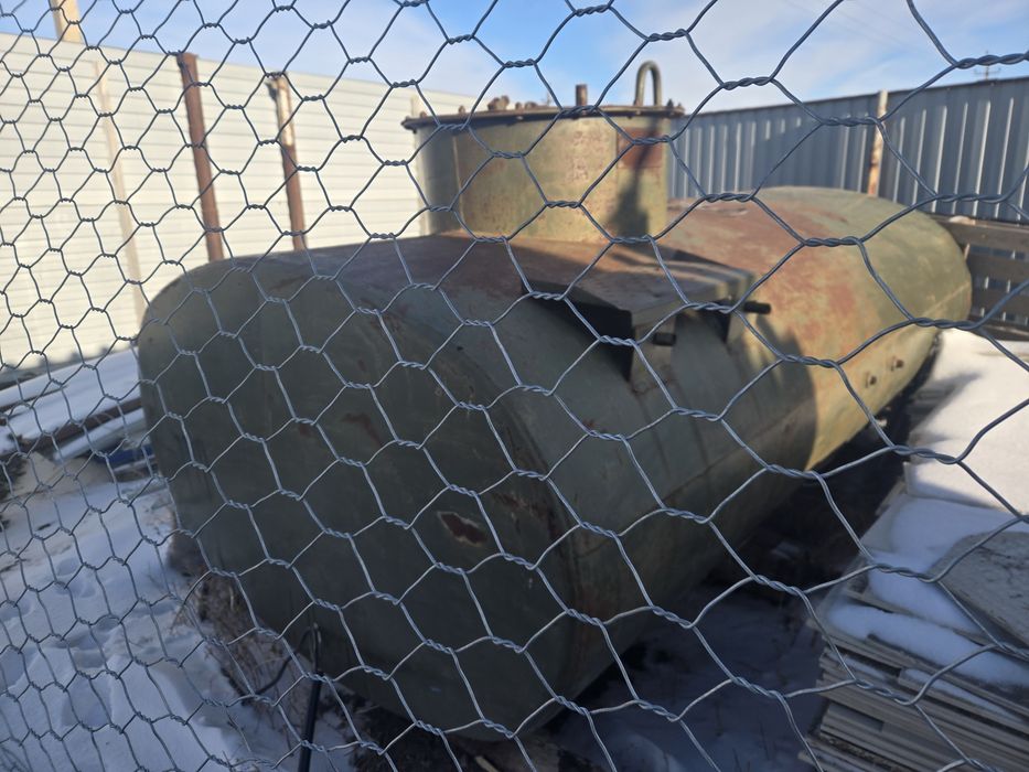 Продам цистерна 5куб