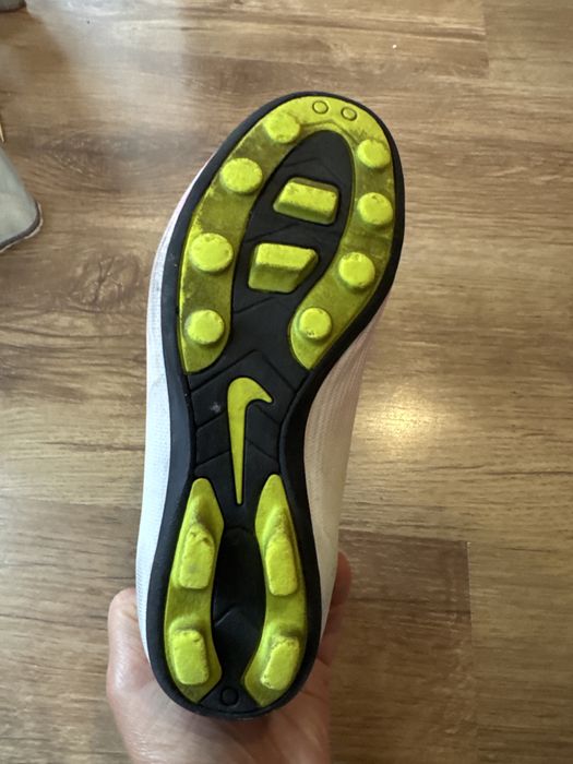 Фетболни бетонки Nike номер 33/20,5 см