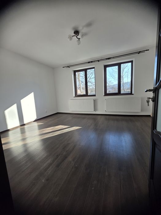 Vând casă din cărămidă