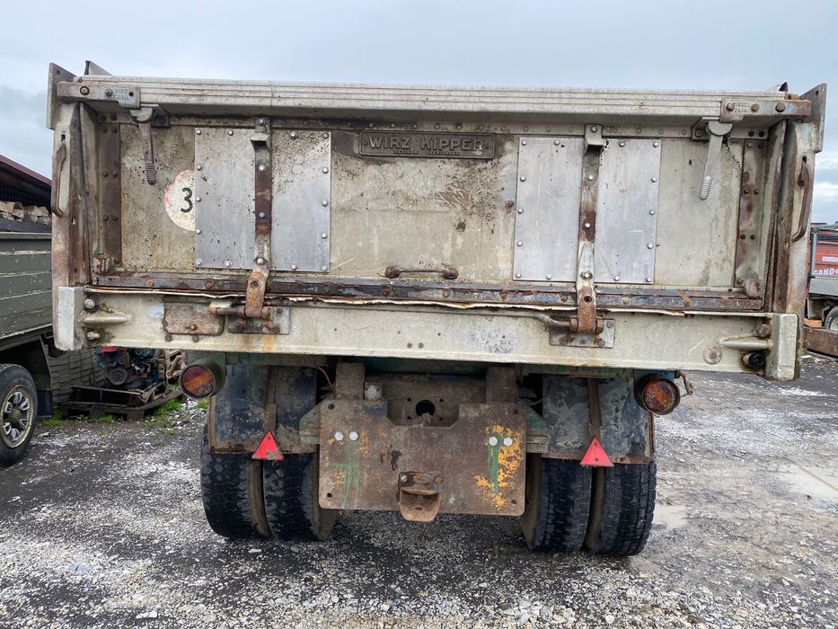 Remorca basculabila pe 3 parti 15 tone, 4.50 m x 2.20 m