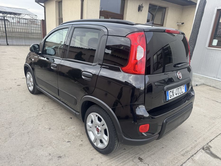 Vând Fiat Panda 1.0 Hybrid 70cp