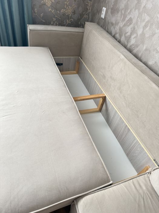 Продам диван в хорошем состоянии