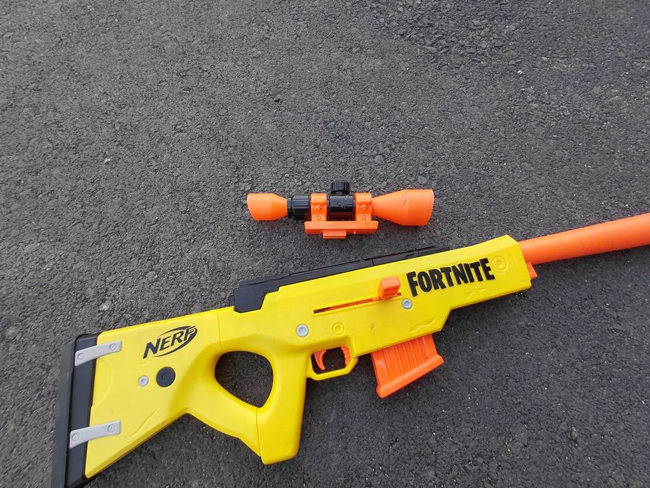 Продавам Nerf FORTNITE Sniper.