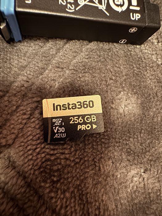 Камера insta360 256gb полная комплектация
