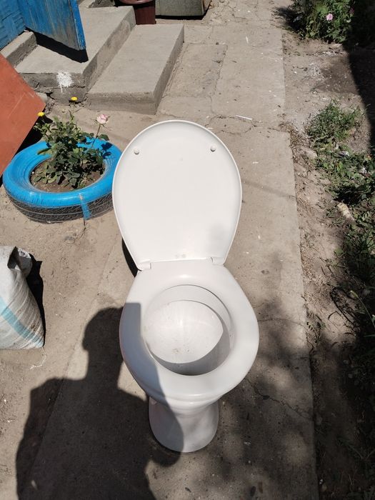 Продам унитаз  без сколов
