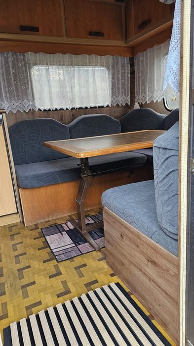 Каравана с външна тента