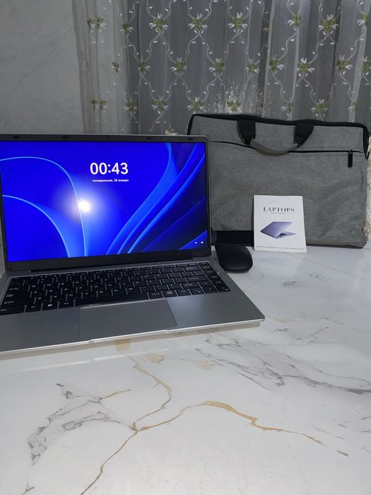 Ноутбук почти новый