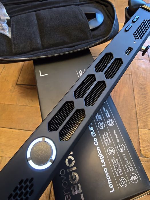 Lenovo legion go 2, z2 extreme 1tb, 890m, 32 GB RAM