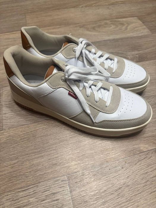 Продам кроссовки