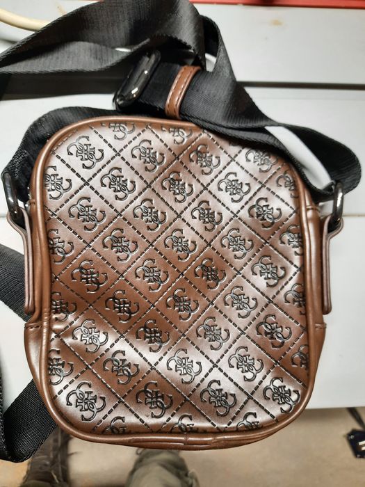 Мъжка чанта Guess