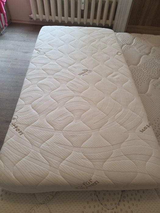 Продавам 2 бр.детски легла 60/120 цена 350лв за 1 бр.