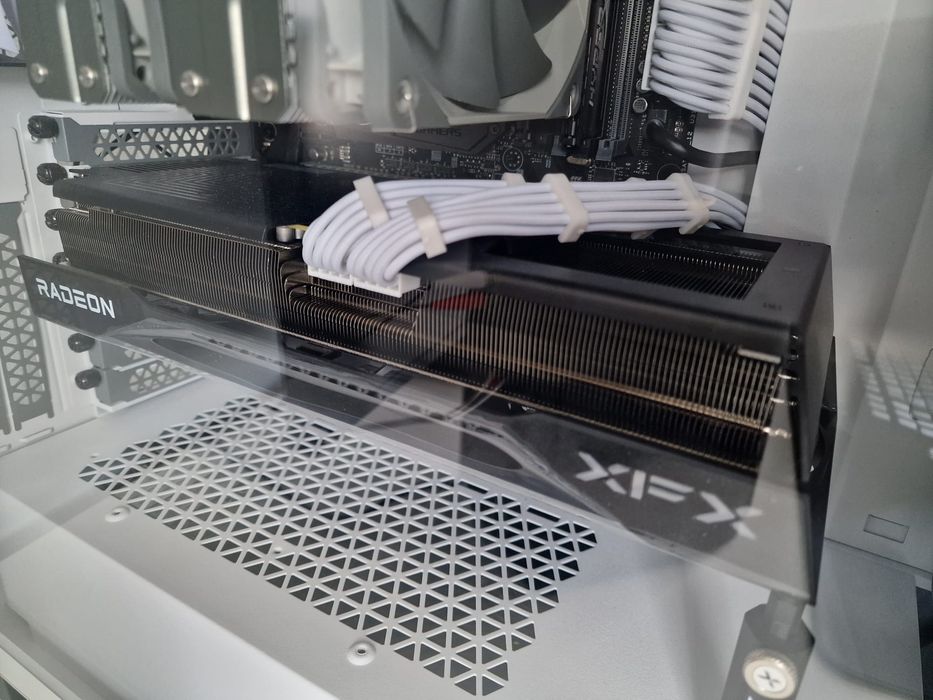 Placa Video XFX Swift Radeon 9070 XT OC Gaming Edition 16GB in garantie 35 luni