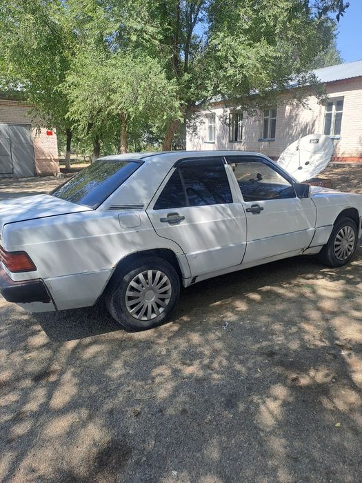 Мерседес 190  механик 1992