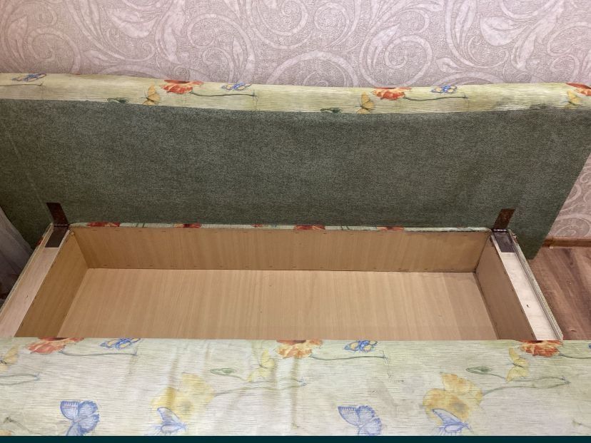 Продам диван в хорошем состоянии