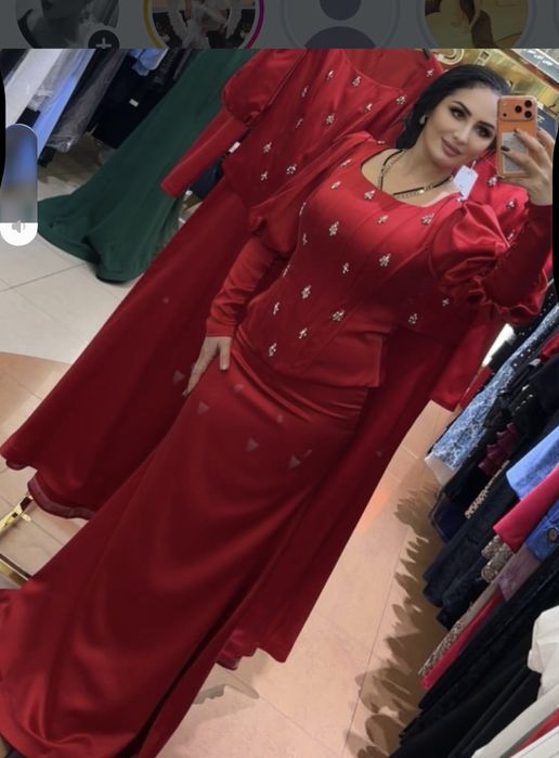 Двойка красная, с юбкой